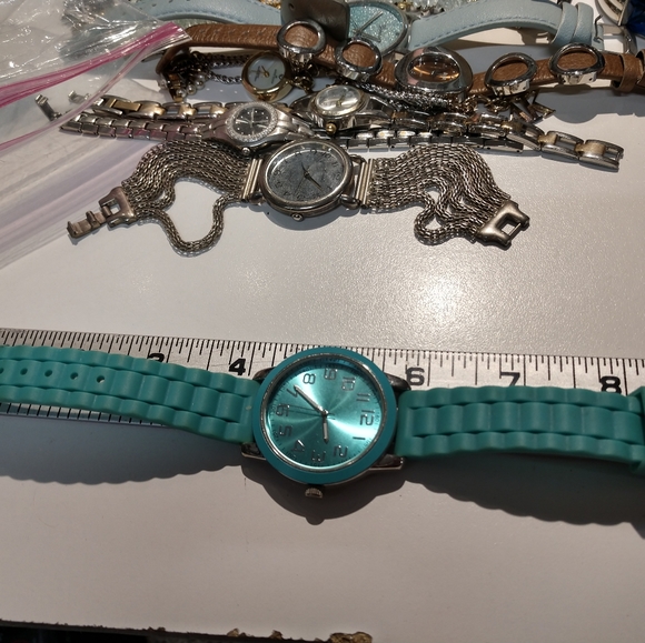 Watch - Picture 3 of 4